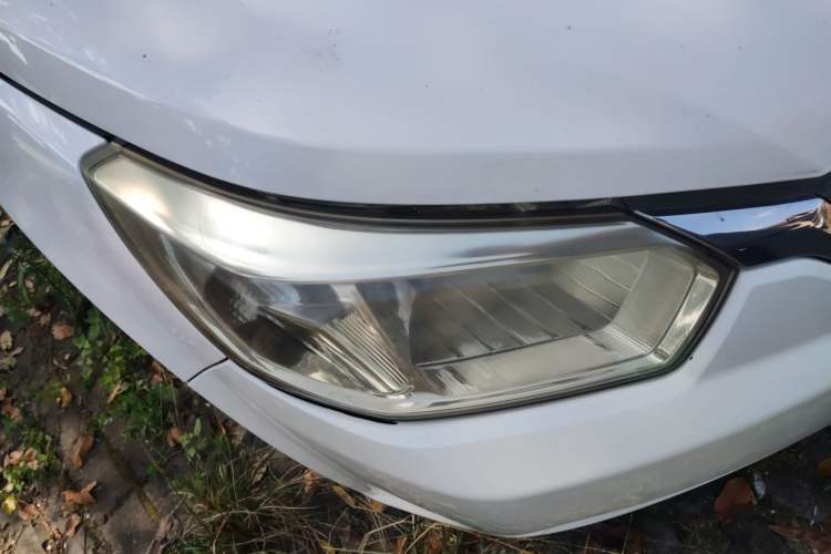 Used Venucia D50 2013 1.6L Automatic Fashion Edition Right Front Headlight