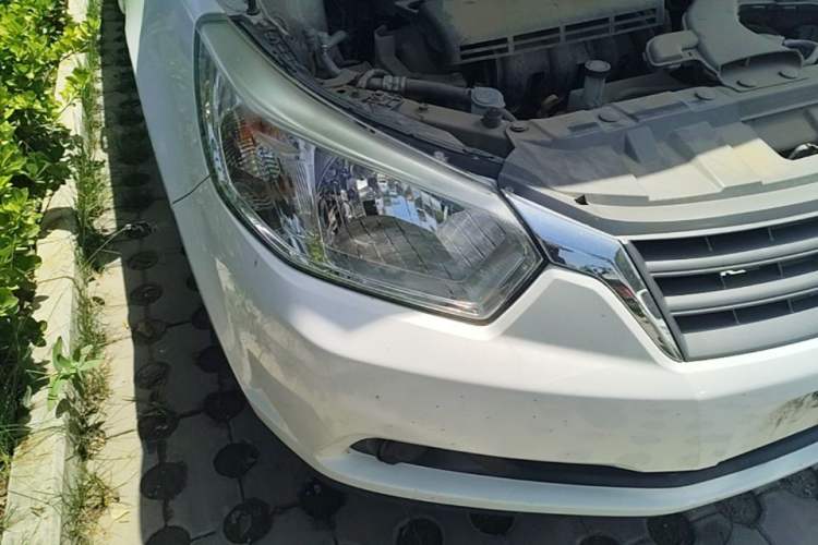 Used Venucia D50 2013 1.6L Manual Fashion Edition Right Front Headlight