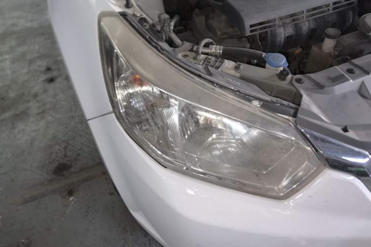 Used Venucia D50 2013 1.6L Manual Luxury Edition Right Front Headlight
