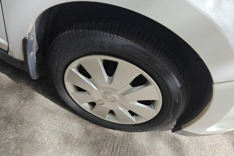 Used Venucia D50 2013 1.6L Automatic Fashion Edition Right Front Wheel Hub
