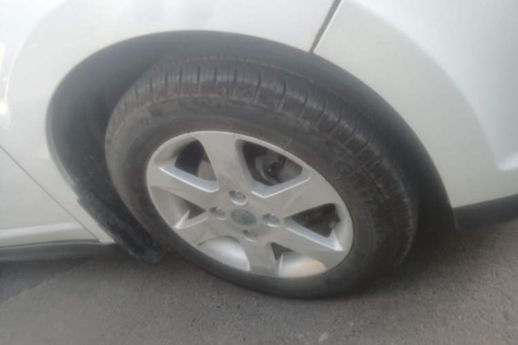 Used Venucia D50 2013 1.6L Manual Fashion Edition Right Front Wheel Hub