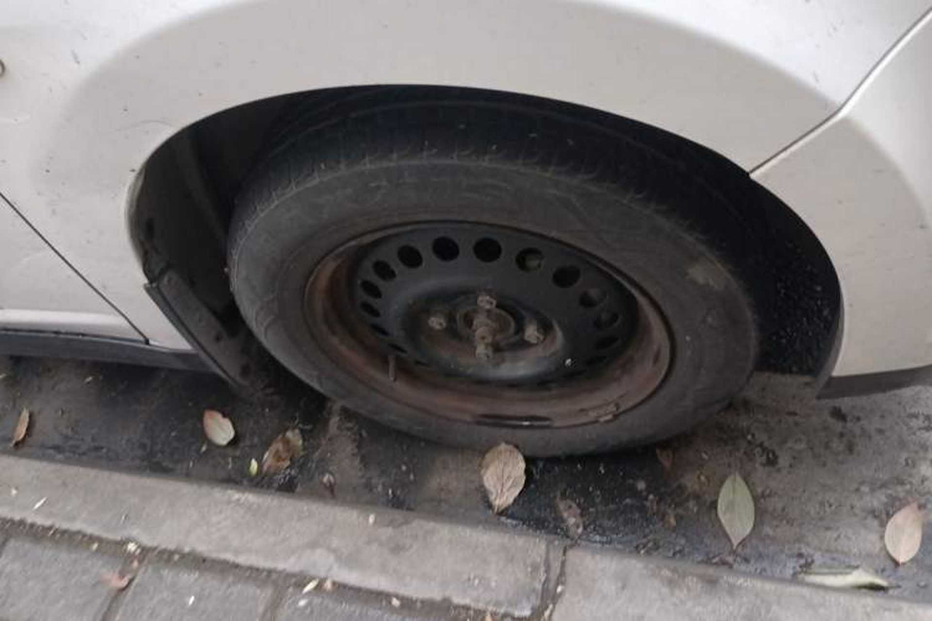 Used Venucia D50 2013 1.6L Manual Fashion Edition Right Front Wheel Hub