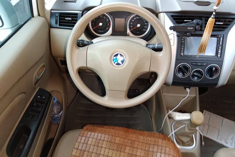 Used Venucia D50 2013 1.6L Manual Luxury Edition Steering Wheel