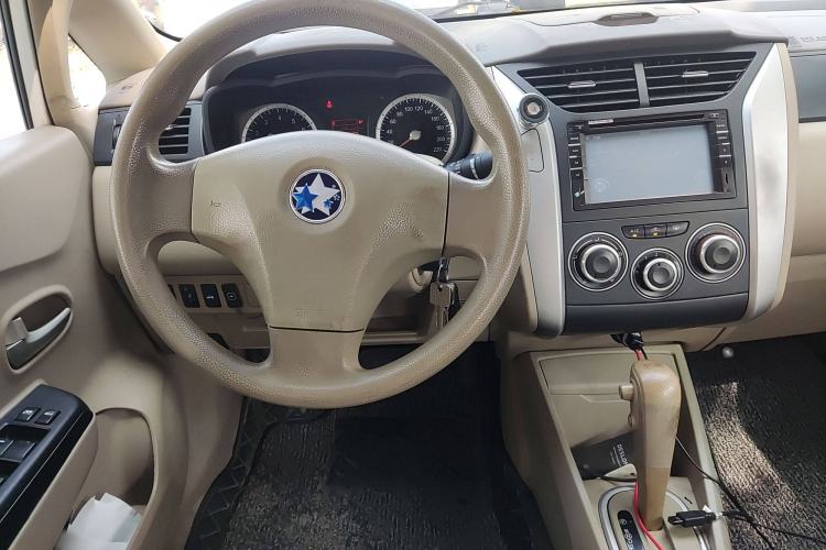 Used Venucia D50 2013 1.6L Automatic Fashion Edition Steering Wheel