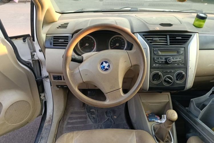 Used Venucia D50 2013 1.6L Manual Luxury Edition Steering Wheel
