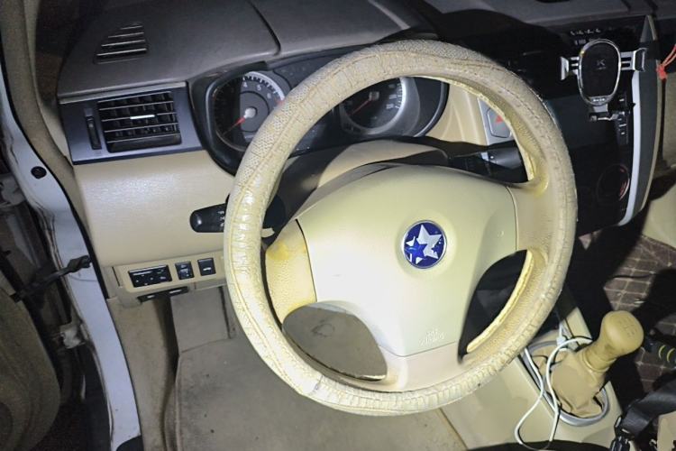 Used Venucia D50 2013 1.6L Manual Luxury Edition Steering Wheel