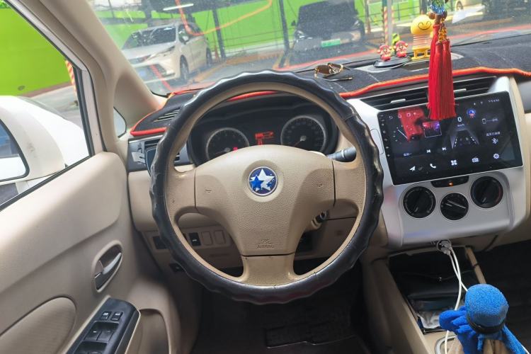 Used Venucia D50 2013 1.6L Manual Luxury Edition Steering Wheel