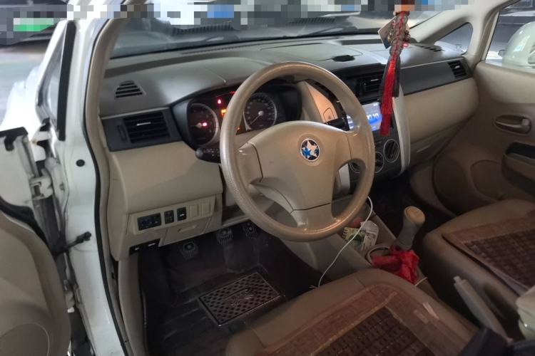 Used Venucia D50 2013 1.6L Manual Luxury Edition Steering Wheel