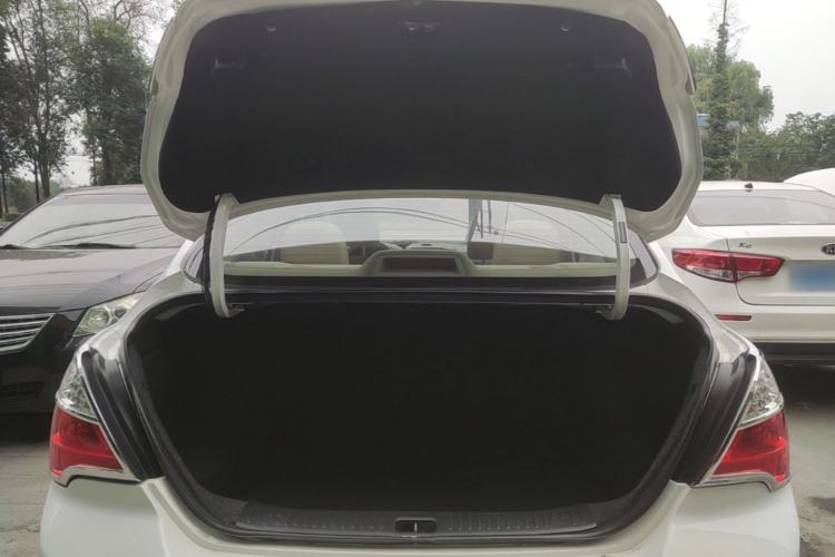 Used Venucia D50 2013 1.6L Automatic Fashion Edition Trunk
