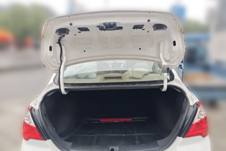 Used Venucia D50 2013 1.6L Manual Fashion Edition Trunk