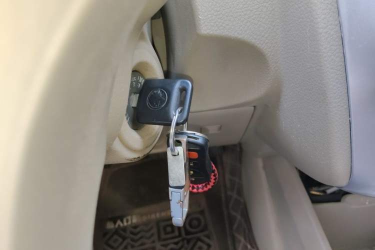 Used Venucia D50 2013 1.6L Manual Fashion Edition Vehicle Key