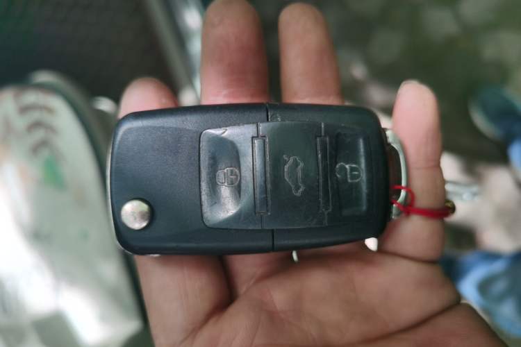 Used Venucia D50 2013 1.6L Automatic Fashion Edition Vehicle Key