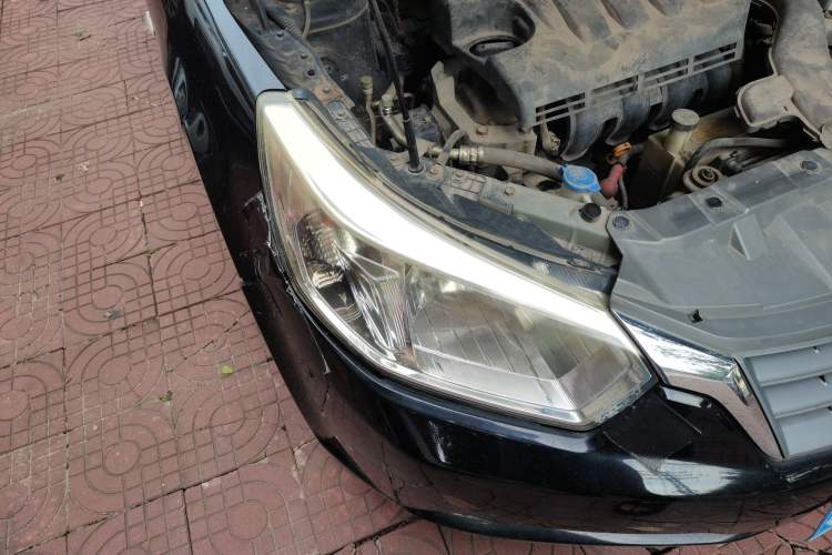 Used Venucia D50 2014 1.6L Automatic Splendid Edition Exterior 6