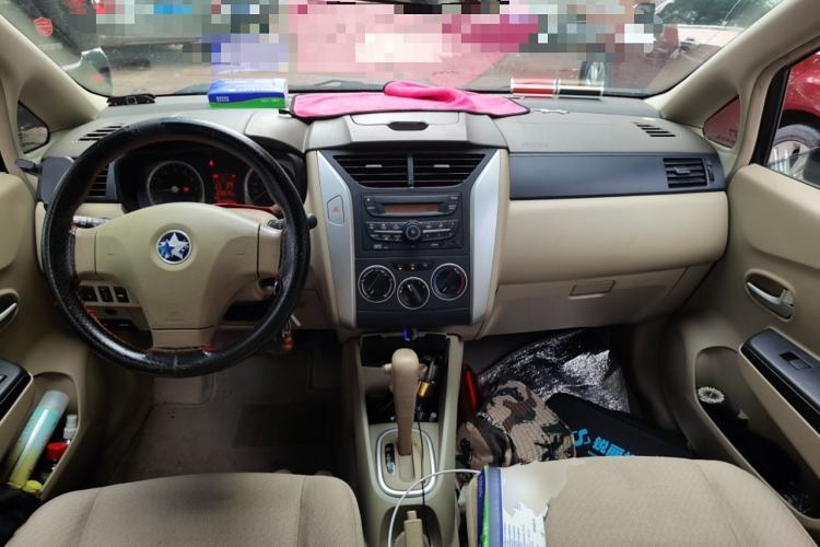 Used Venucia D50 2014 1.6L Automatic Splendid Edition Interior 2