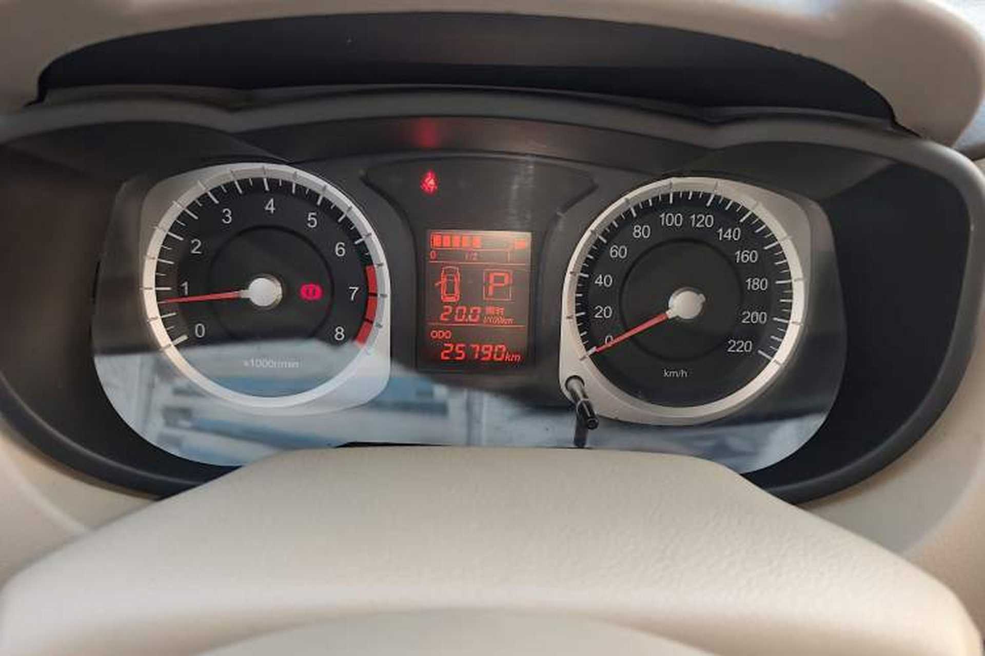 Used Venucia D50 2014 1.6L Automatic Splendid Edition Instrument Cluster