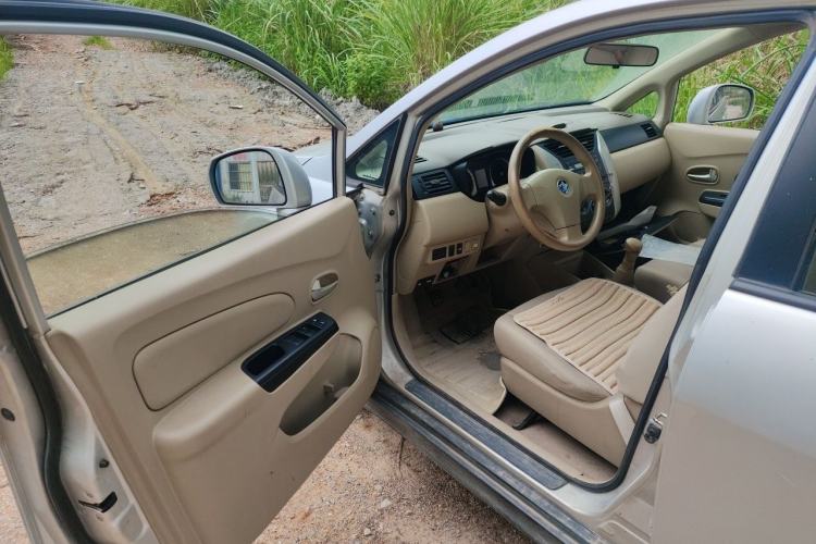 Used Venucia D50 2014 1.6L Manual Splendid Edition Driver Seat