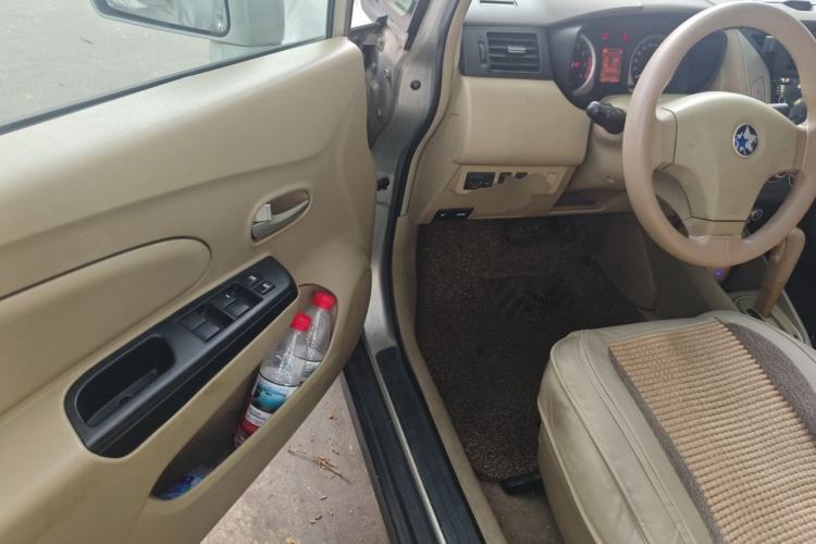 Used Venucia D50 2014 1.6L Automatic Splendid Edition Driver Seat