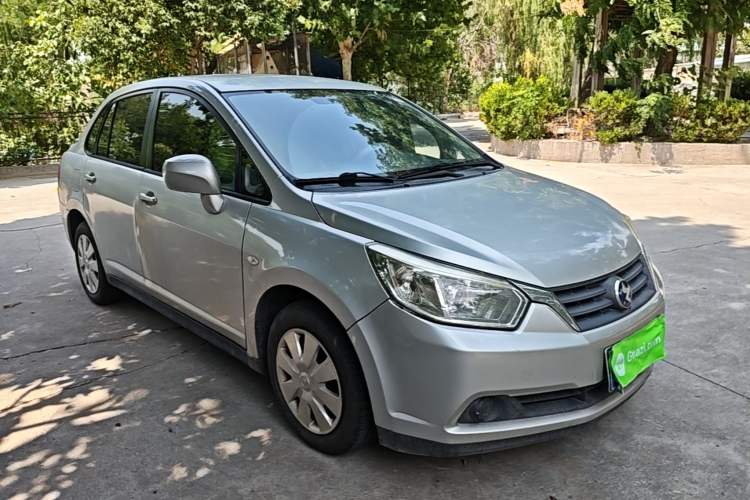 Used Venucia D50 2014 1.6L Manual Splendid Edition Front Right 45 Deg