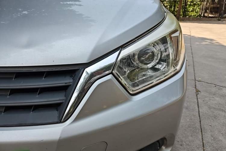 Used Venucia D50 2014 1.6L Manual Splendid Edition Left Front Headlight