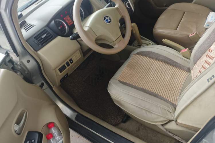 Used Venucia D50 2014 1.6L Automatic Splendid Edition Left Front Seat