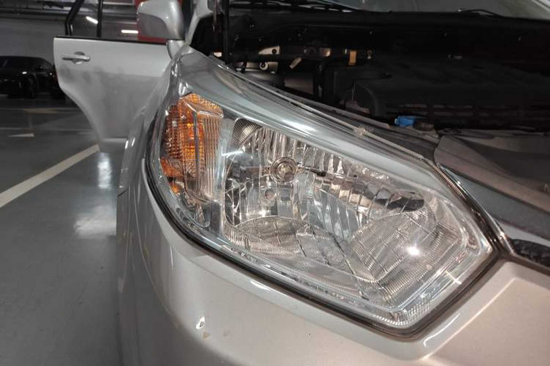 Used Venucia D50 2014 1.6L Automatic Splendid Edition Right Front Headlight