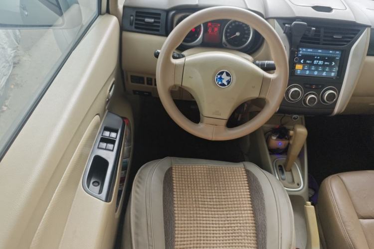 Used Venucia D50 2014 1.6L Automatic Splendid Edition Steering Wheel