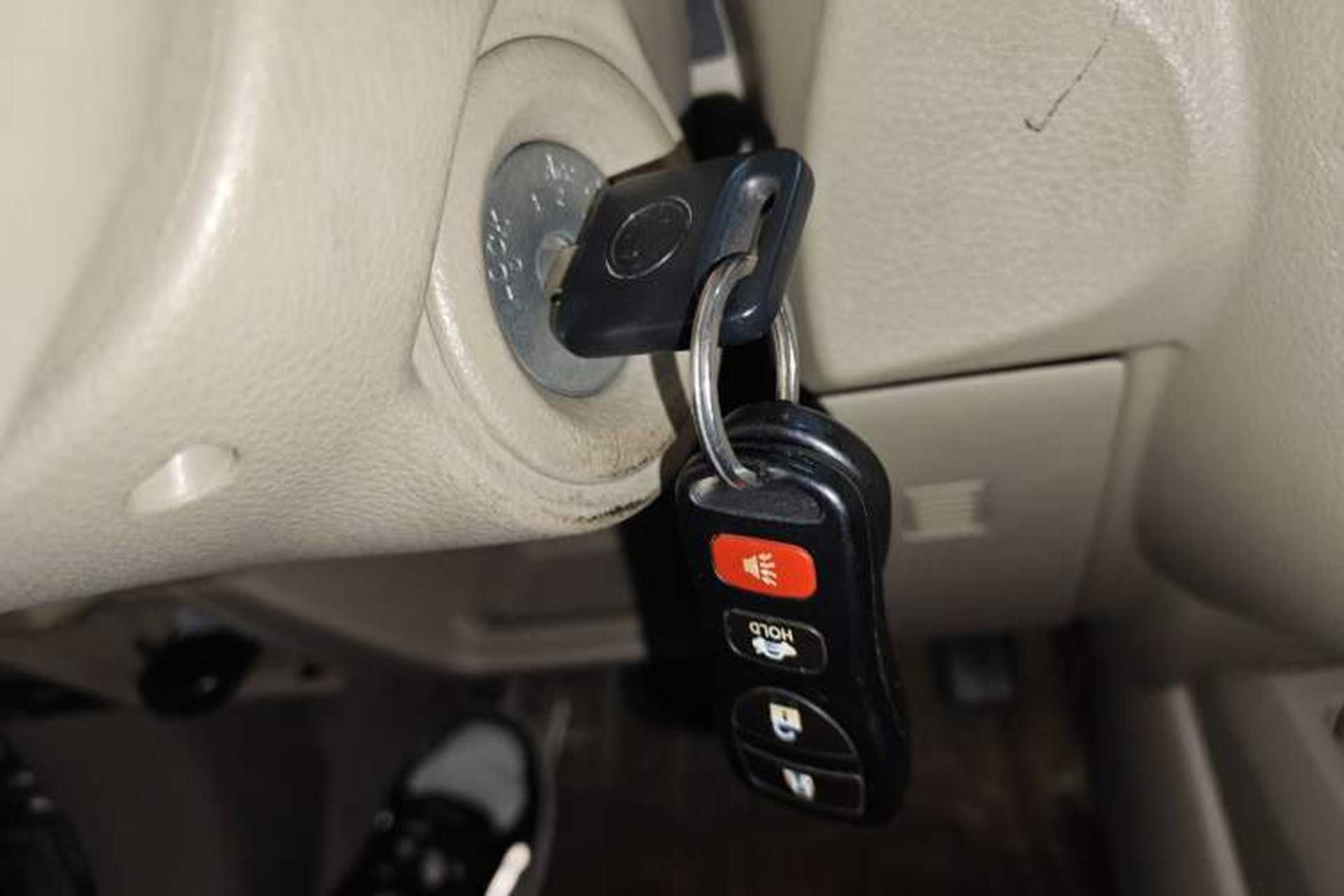 Used Venucia D50 2014 1.6L Automatic Splendid Edition Vehicle Key