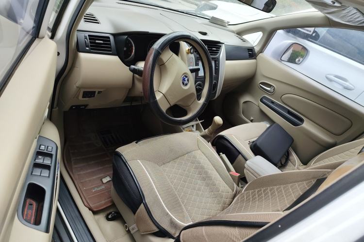 Used Venucia D50 2014 1.6L Manual Splendid Edition Driver Seat