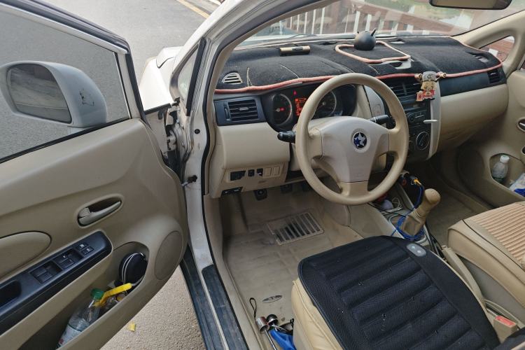 Used Venucia D50 2014 1.6L Manual Splendid Edition Driver Seat