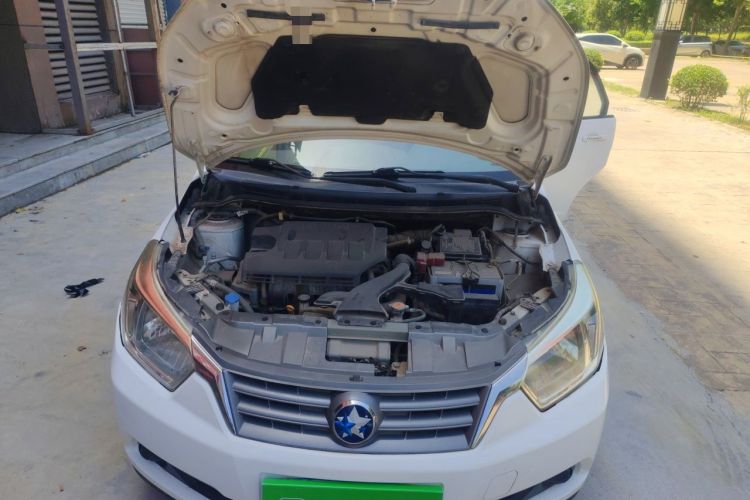 Used Venucia D50 2014 1.6L Manual Splendid Edition Engine Bay