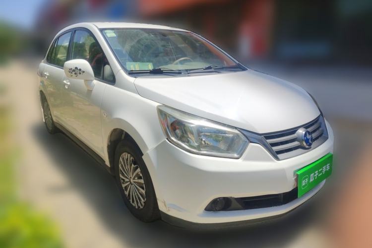 Used Venucia D50 2014 1.6L Manual Splendid Edition Front Right 45 Deg