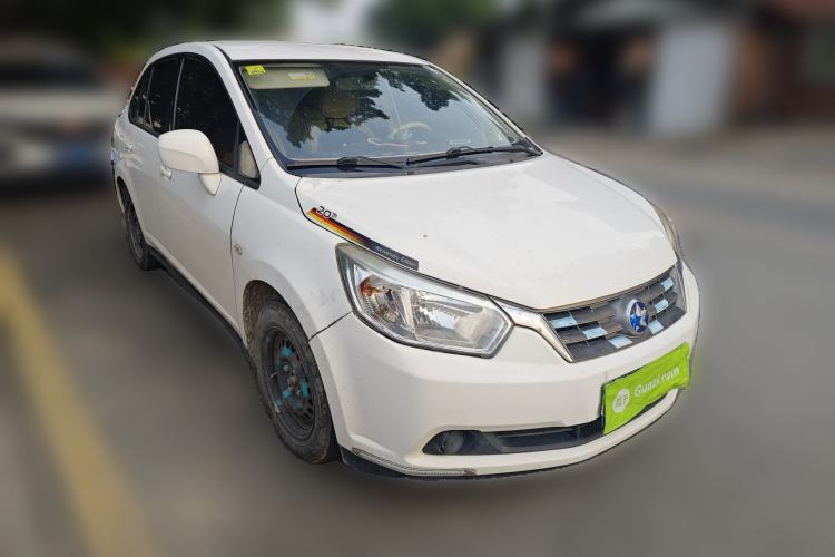Used Venucia D50 2014 1.6L Manual Splendid Edition Front Right 45 Deg