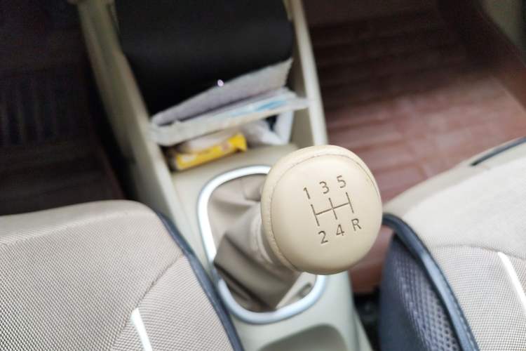 Used Venucia D50 2014 1.6L Manual Splendid Edition Gear Lever