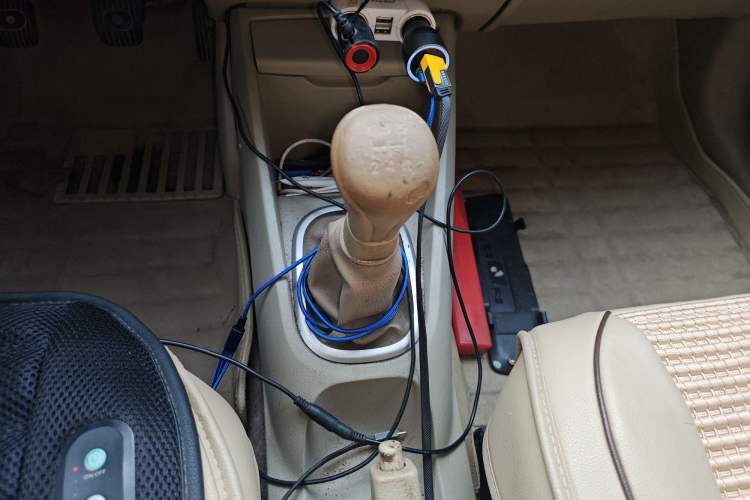 Used Venucia D50 2014 1.6L Manual Splendid Edition Gear Lever