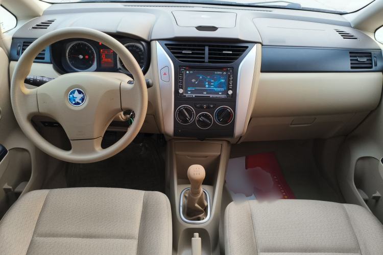Used Venucia D50 2014 1.6L Manual Splendid Edition Interior 2