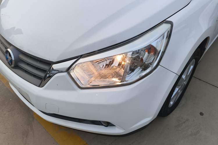 Used Venucia D50 2014 1.6L Manual Splendid Edition Left Front Headlight