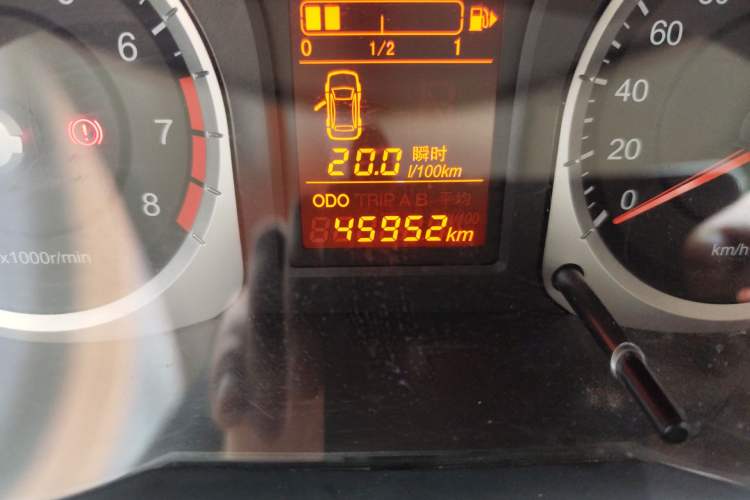 Used Venucia D50 2014 1.6L Manual Splendid Edition Odometer Close Up
