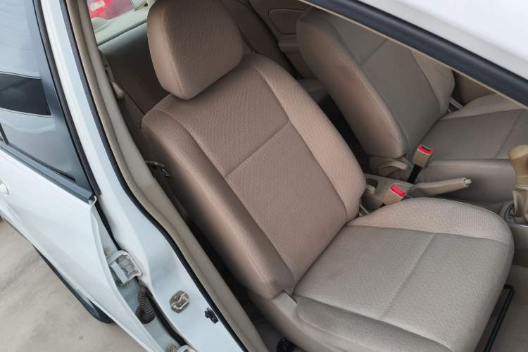 Used Venucia D50 2014 1.6L Manual Splendid Edition Right Front Seat