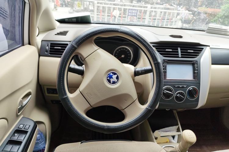 Used Venucia D50 2014 1.6L Manual Splendid Edition Steering Wheel