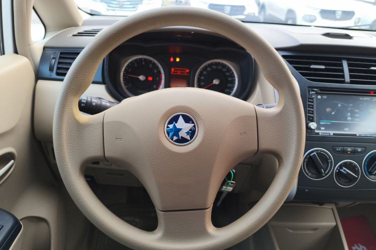 Used Venucia D50 2014 1.6L Manual Splendid Edition Steering Wheel