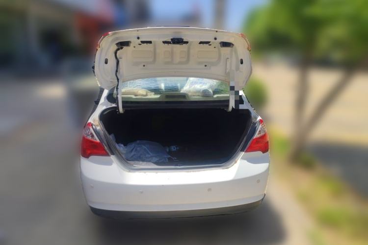 Used Venucia D50 2014 1.6L Manual Splendid Edition Trunk