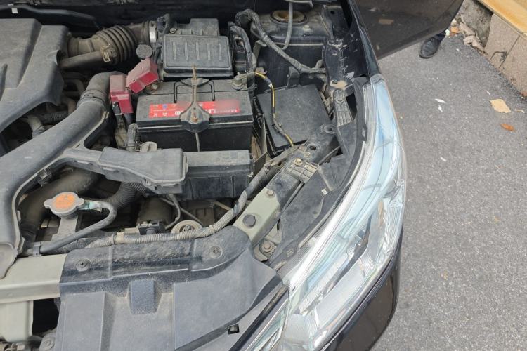 Used Venucia D50 2015 1.6L Automatic Fashion Edition Engine Bay Left