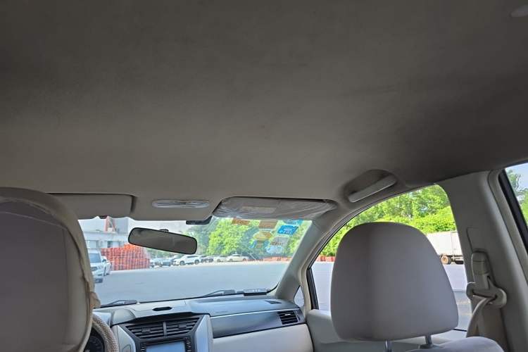 Used Venucia D50 2015 1.6L Automatic Fashion Edition Headliner