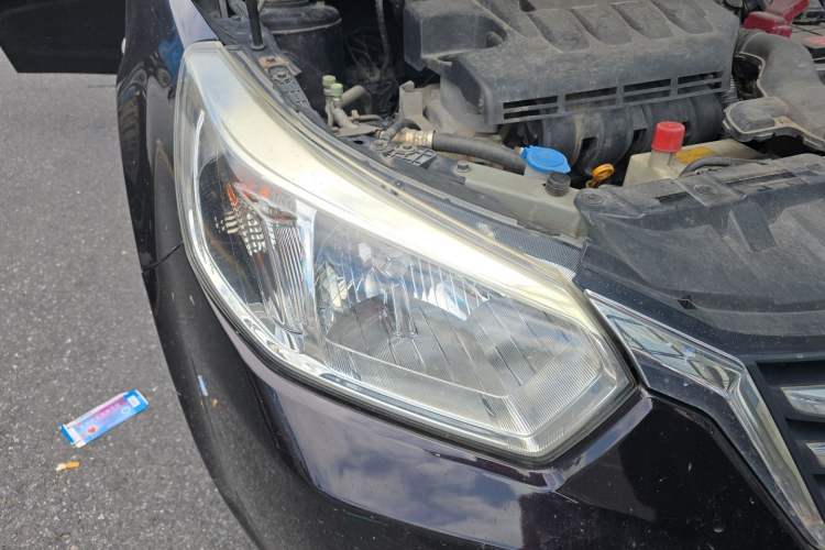Used Venucia D50 2015 1.6L Automatic Fashion Edition Right Front Headlight