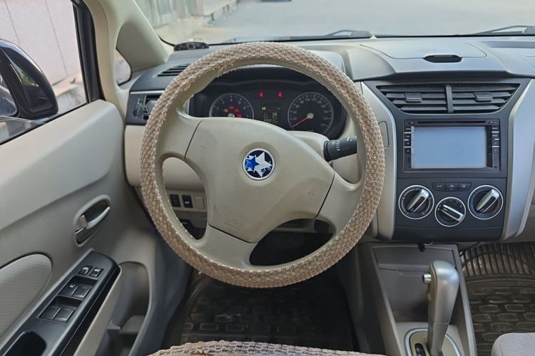 Used Venucia D50 2015 1.6L Automatic Fashion Edition Steering Wheel