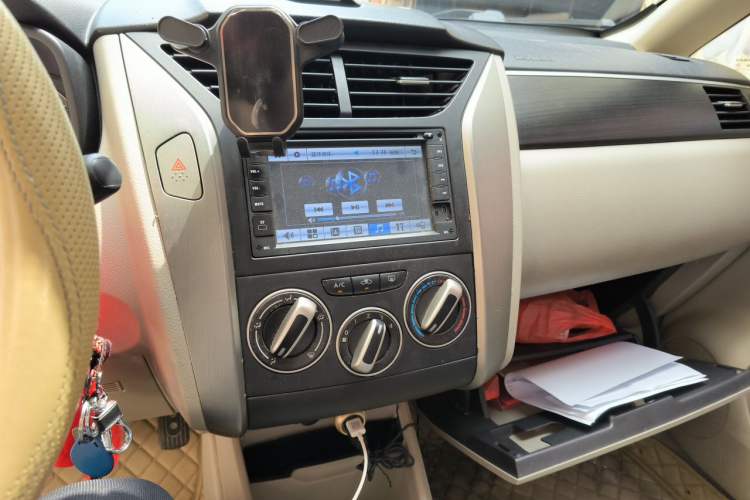 Used Venucia D50 2015 1.6L Manual Fashion Edition Audio And AC Panel