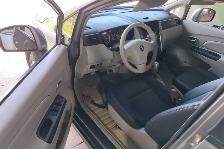 Used Venucia D50 2015 1.6L Automatic Fashion Edition Driver Seat