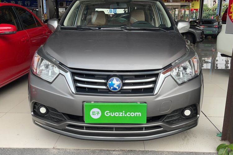 Used Venucia D50 2015 1.6L Manual Fashion Edition Exterior 1