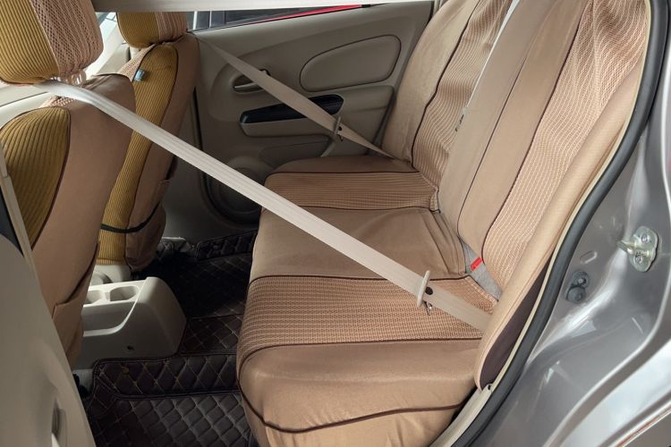 Used Venucia D50 2015 1.6L Manual Fashion Edition Interior 1