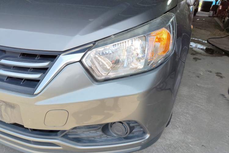 Used Venucia D50 2015 1.6L Automatic Fashion Edition Left Front Headlight